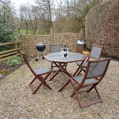 The Granary, Old Corn Mill, Yorkshire Dales Apartamento West Burton Exterior foto
